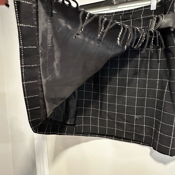 David N Wool Blend Black Windowpane Wrap Skirt Faux Leather Fringe Detail. 10. - Picture 11 of 15